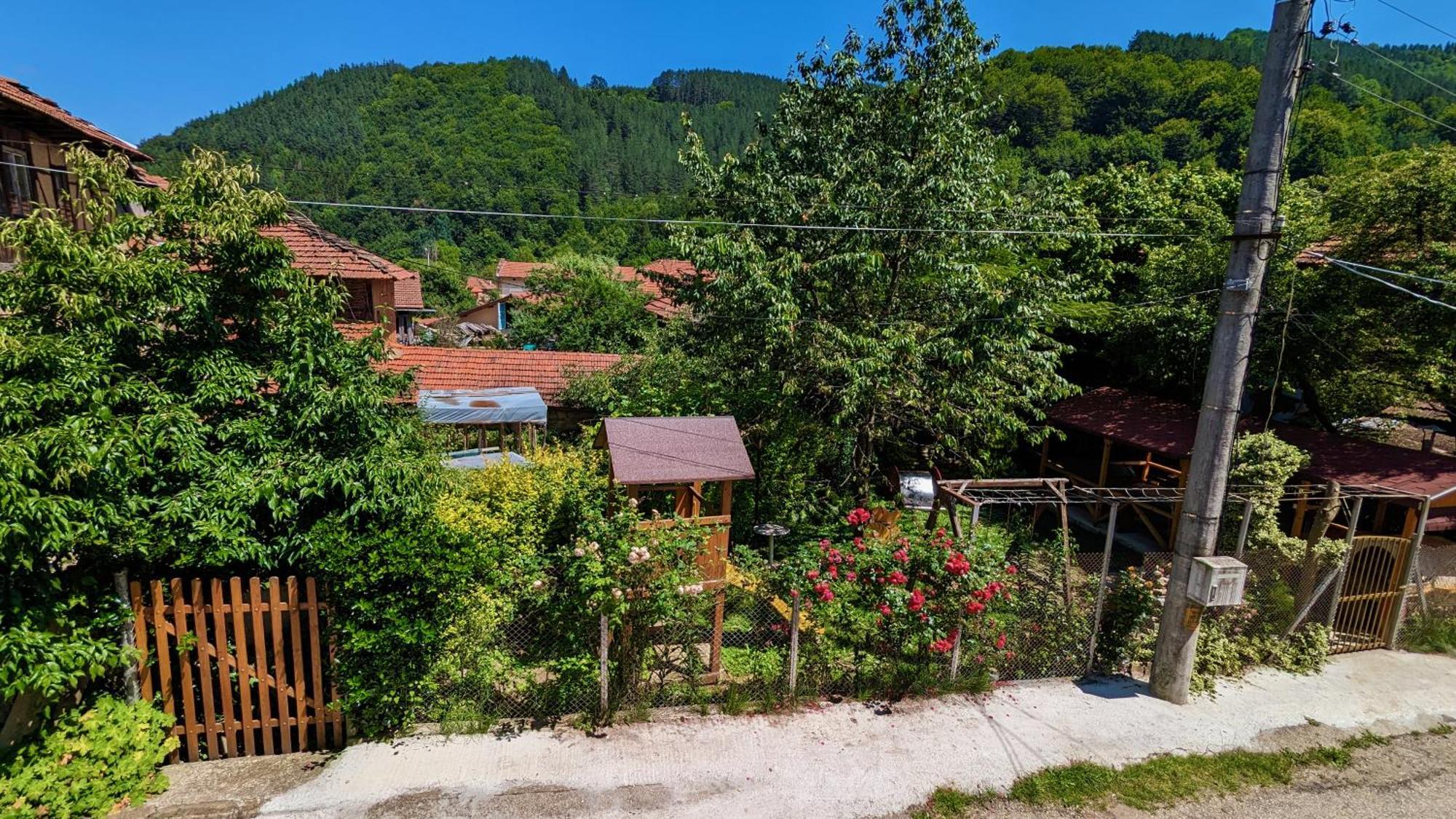 Pamir Guest House Shipkovo  Ngoại thất bức ảnh